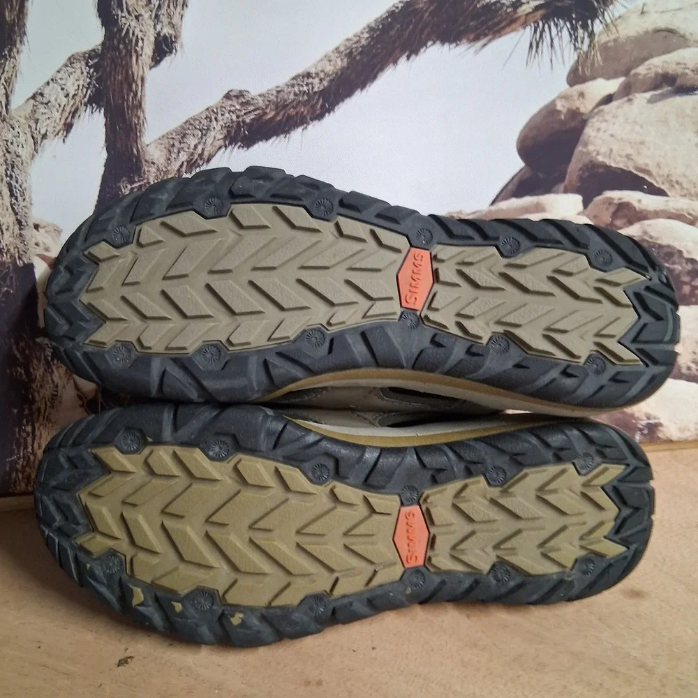 Simms Westshore Fishing Sandals Mens 9 Tan Orange Bungee Closed Toe